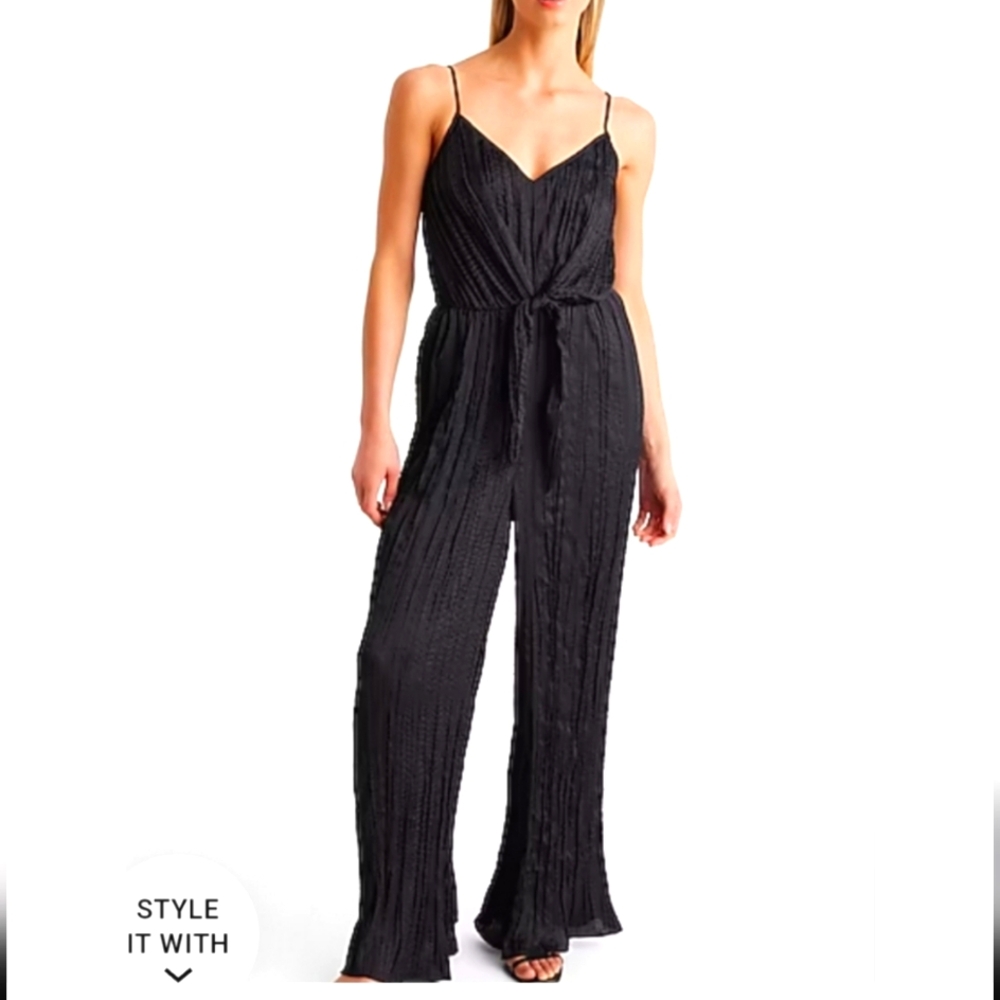 NWT Crinkle Satin V-neck Sleeveless Tie Front Jumpsuit